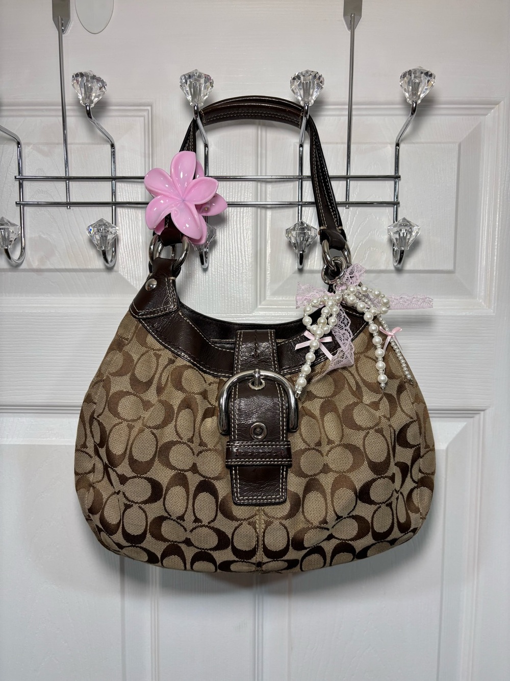 2010 Coach Signature Soho Lynn Medium Canvas Hobo Shoulder Bag 15514